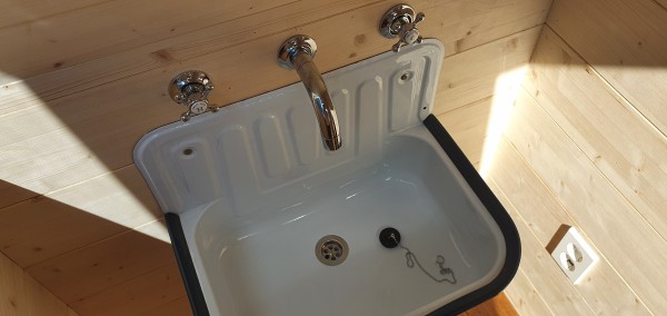 2c604b1b3304bc557fc6bb30c8e6064a_1665462