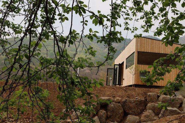 양평 숲과 어우러지는 슬로우캐빈 9 – 3인 가족을 위한 9평 쉼터 외관